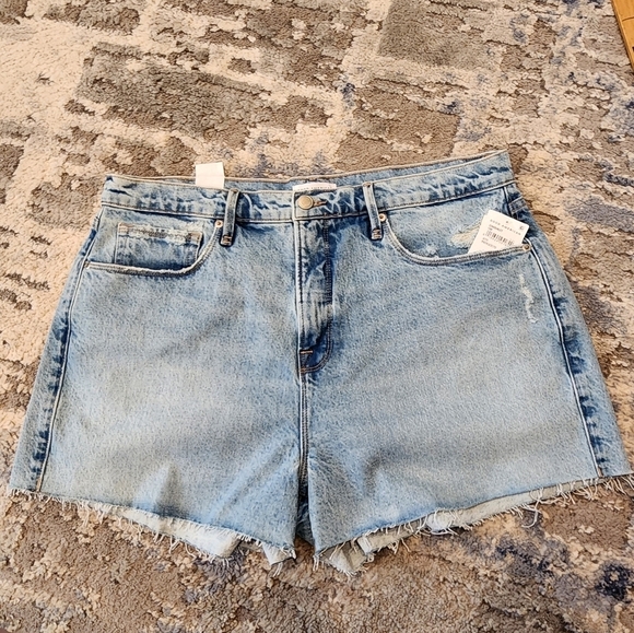 NWT Good American '90s High Waist Denim Shorts. Women's size 12. - Picture 13 of 16